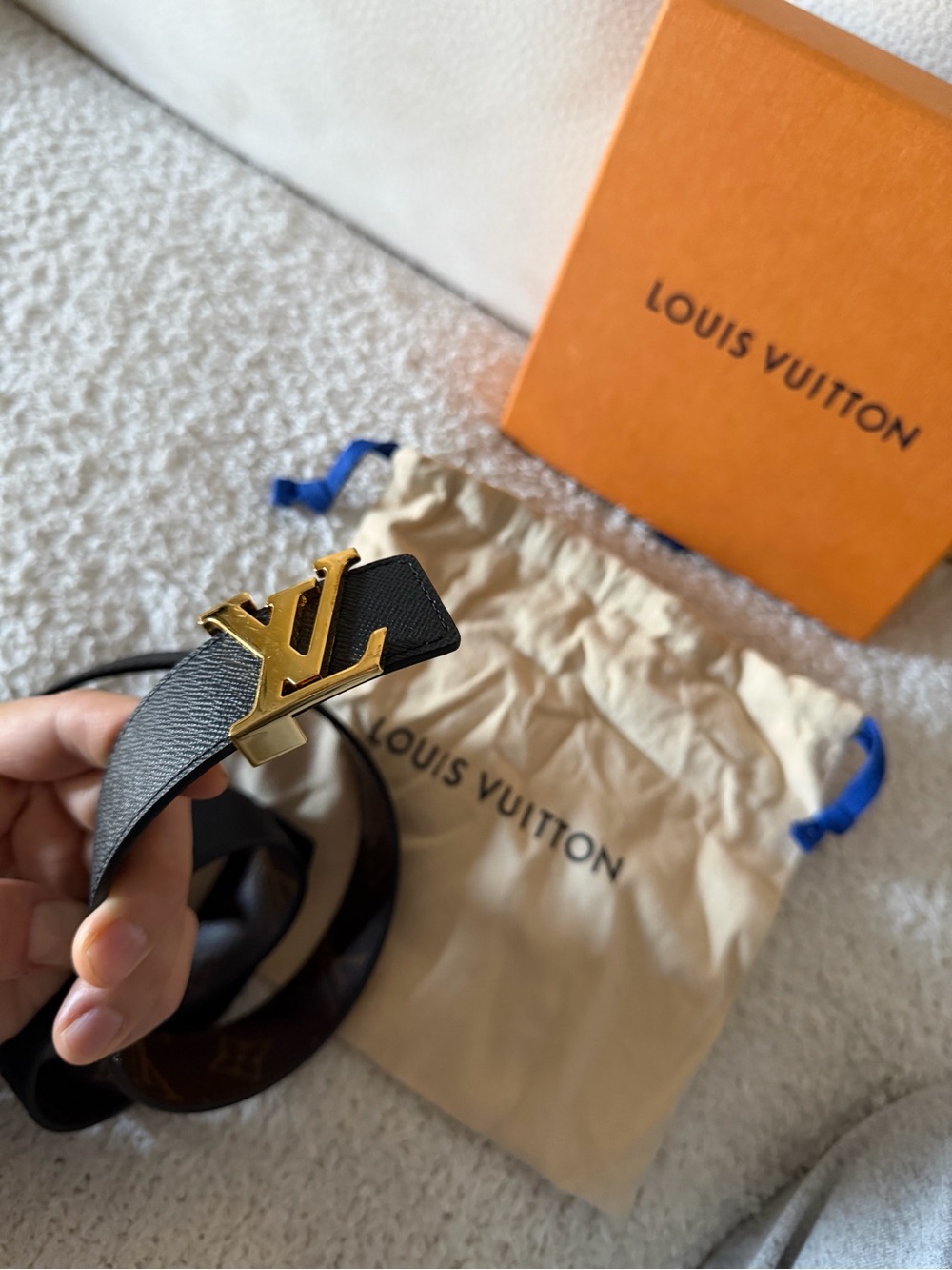 Louis Vuitton Black Reversible Belt with Gold LV Buckle - Picture 5 of 5